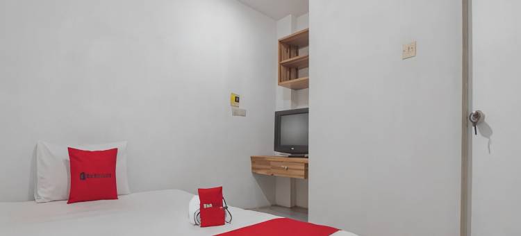 红多兹酒店-近查加玛达坤甸(RedDoorz Near Gajah Mada Pontianak)图片