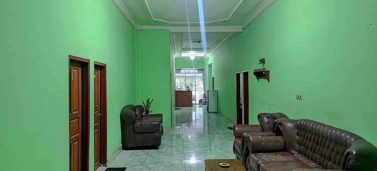 OYO 93411教法酒店托博朗(OYO 93411 Syariah Hotel Tomborang)图片