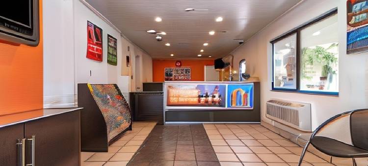 东部棕榈泉6号汽车旅馆(Motel 6 Palm Springs, CA - East - Palm Canyon)图片