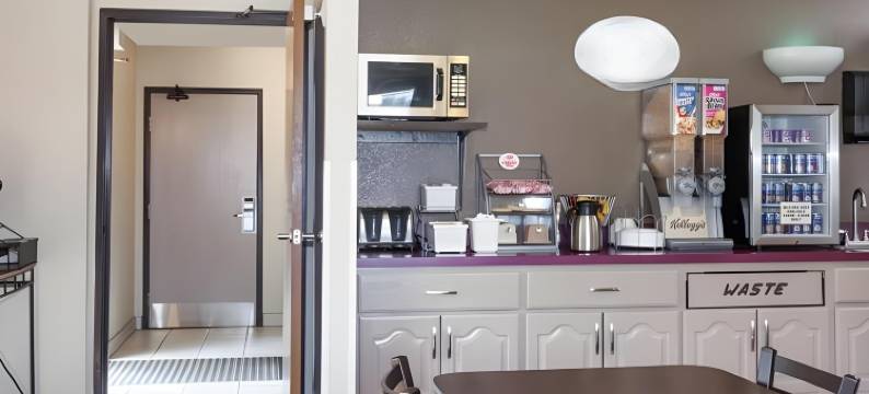 邓巴-查尔斯顿地区速8酒店(Super 8 by Wyndham Dunbar/Charleston Area)图片