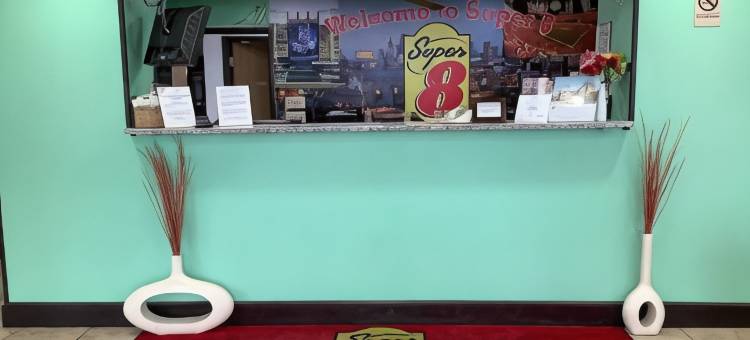 河滨-堪萨斯城温德姆速8酒店(Super 8 by Wyndham Riverside/Kansas City)图片