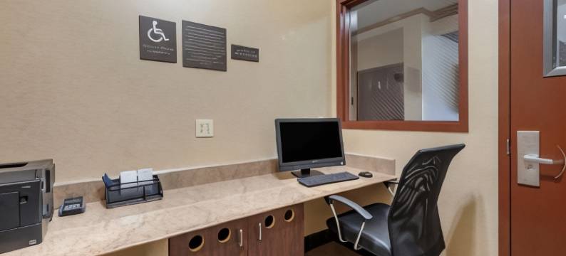 柑橘套房雷德兰兹洛马琳达酒店(Citrus Suites Redlands Loma Linda Hotel)图片