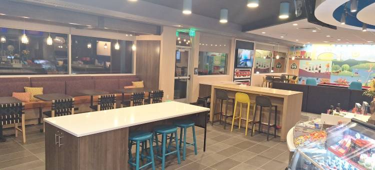 洛迪希尔顿特鲁酒店(Tru by Hilton Lodi)图片