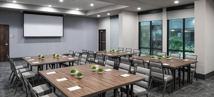 休斯顿高地I-10万豪万怡酒店(Courtyard by Marriott Houston Heights/I-10)图片