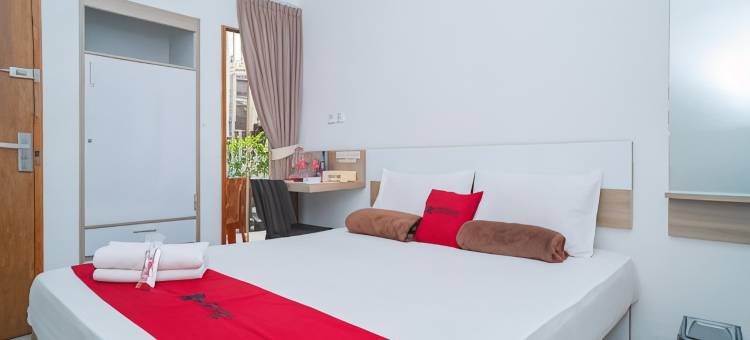 红多兹伊斯兰酒店-近玛琅MX特兰斯玛特(RedDoorz Syariah Near Transmart MX Malang)图片