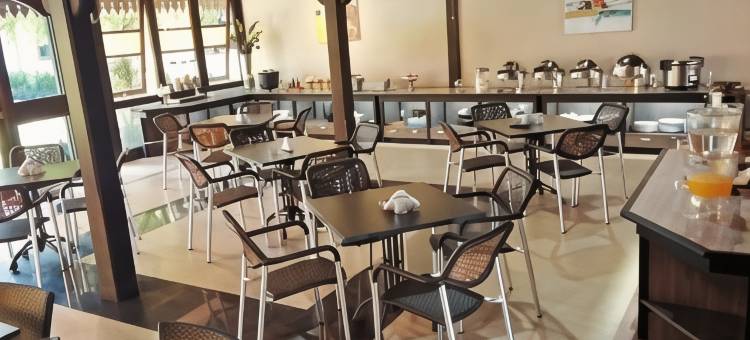庞卡兰布翁阿尔瑟拉酒店(Arsela Hotel Pangkalan Bun)图片