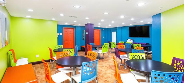 韦斯顿镇中心米兹纳广场，劳德代尔堡(Mizner Place at Weston Town Center, Fort Lauderdale)图片