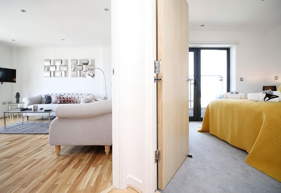 Dray Court - Luxury 2 Bedroom Apartment Hotel Overview