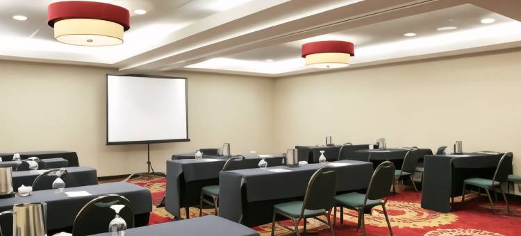 克利夫兰比奇伍德希尔顿安泊酒店(Embassy Suites by Hilton Cleveland Beachwood)图片