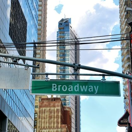 美国11日9晚私家团