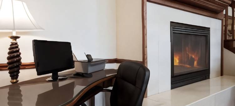 拉蒂森比马克水上公园乡村酒店套房(Country Inn & Suites by Radisson Bismarck Waterpark)图片