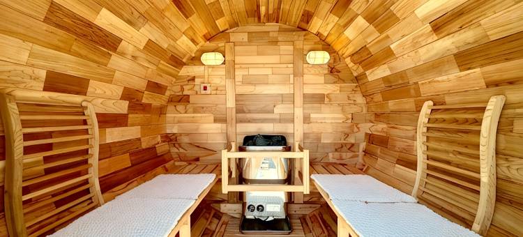 Sauna retreat with open-air bath near the sea图片