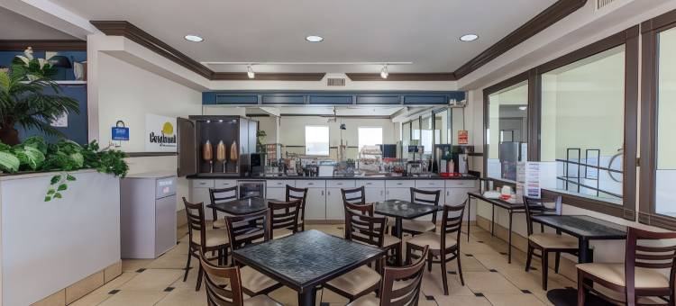 戴斯套房酒店-韦伯斯特航天航空局-克利尔湖-休斯顿(Days Inn & Suites by Wyndham NASA Space Center Houston)图片