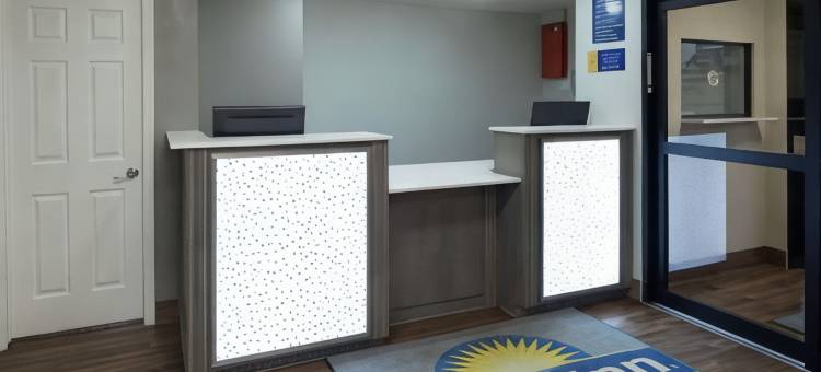 温阿拉巴马阿森斯德姆戴斯套房酒店(Days Inn & Suites by Wyndham Athens Alabama)图片