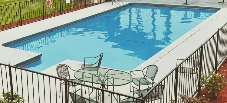 鲍-霍查顿罗德威酒店(Rodeway Inn Broken Bow-Hochatown)图片