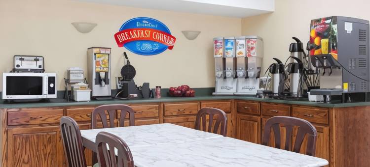 安德森克莱姆森呗盟套房酒店(Baymont by Wyndham Anderson Clemson)图片