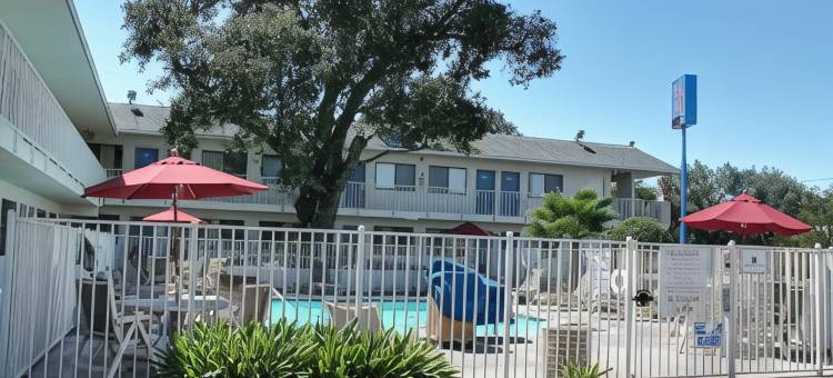 阿塔斯卡德罗6号汽车旅馆(Motel 6 Atascadero, CA)图片