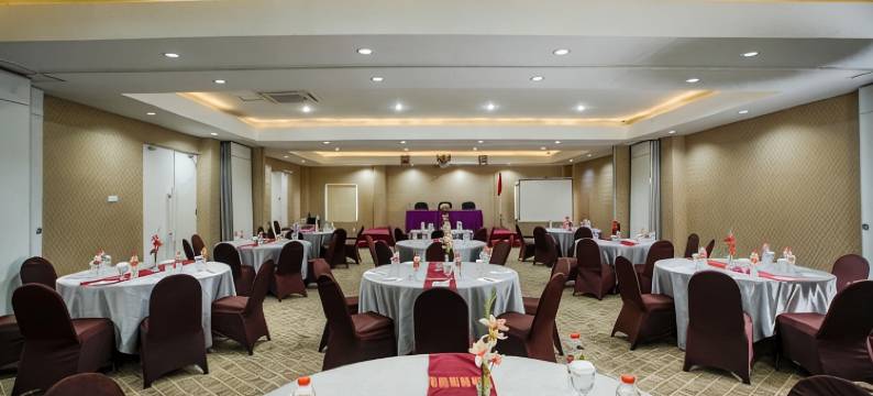 皇家瑞根特里斯千达纳酒店(Royal Regantris Cendana)图片