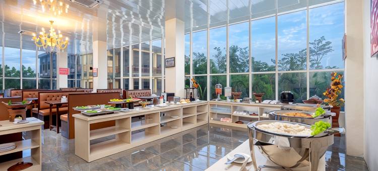 格兰德瓦洛尼亚酒店(Grand Valonia Hotel Cafe & Park Jember)图片