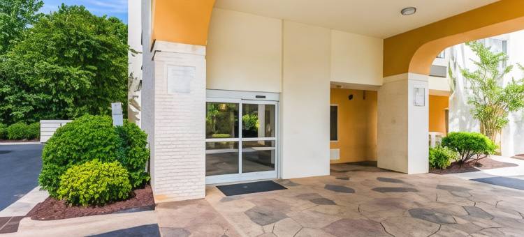 亨特斯维尔凯艺酒店-近诺曼湖(Quality Inn Huntersville Near Lake Norman)图片