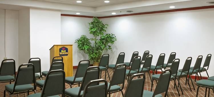 亚特兰大机场东贝斯特韦斯特优质酒店(Best Western Plus Atlanta Airport-East)图片