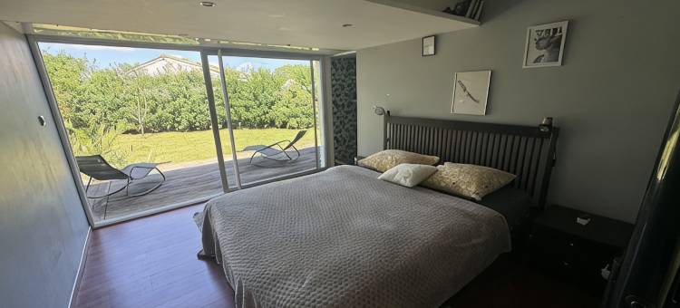 holiday home with indoor pool, Le Porge图片