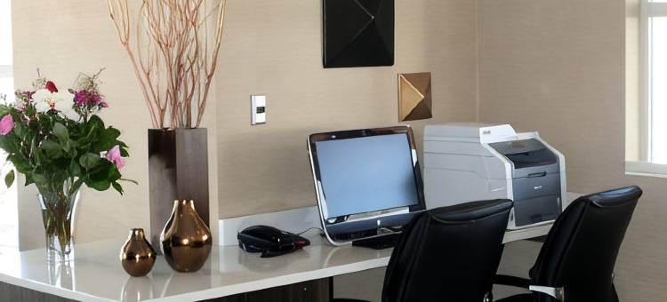 Holiday Inn Express 金(Holiday Inn Express GOLDEN-KICKING HORSE by IHG)图片