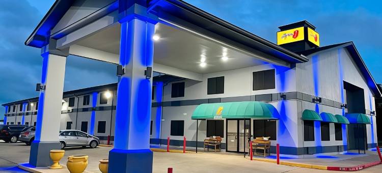 Super 8 by Wyndham League City/Kemah Area图片