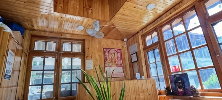 North Deodar Camps图片