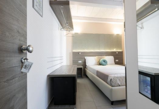 Ottocento Guest House Hotel Overview