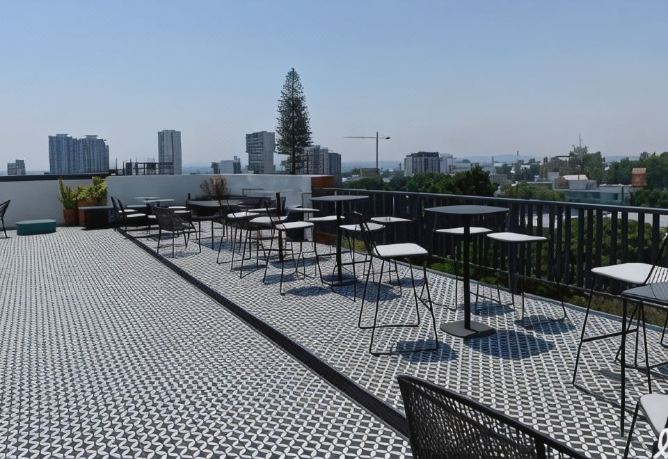 Lapso Alarcón Hotel Overview