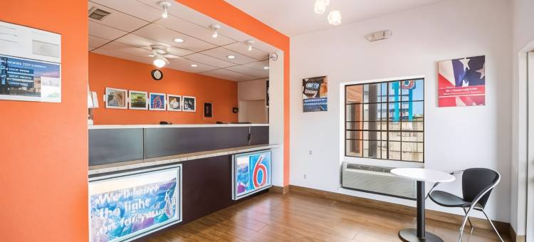 Studio 6休斯顿，TX - 布鲁克洞(Studio 6 Houston, TX - Brookhollow)图片