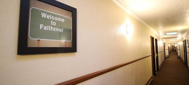 福布鲁克市中心伊克诺套房酒店(Econo Lodge Inn & Suites Fallbrook Downtown)图片