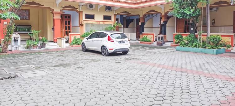 Hotel Shinta 2 Near Alun Alun Kertosono Mitra RedDoorz图片