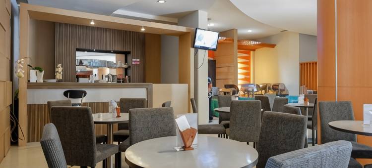 红多兹Plus酒店-近肯达里大陆酒店(RedDoorz Plus Near Hotel Benua Kendari)图片