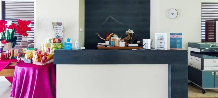 Urbanview near Pasir Angin Hotel图片