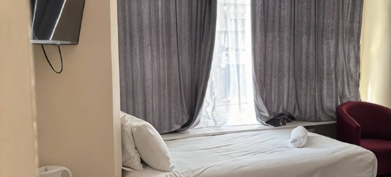 埃伯斯酒店(The Tudor House Hotel)图片