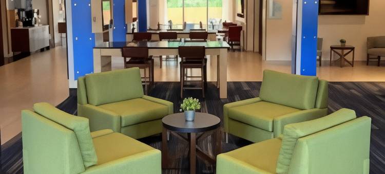 Holiday Inn Express & Suites Warrensburg North图片