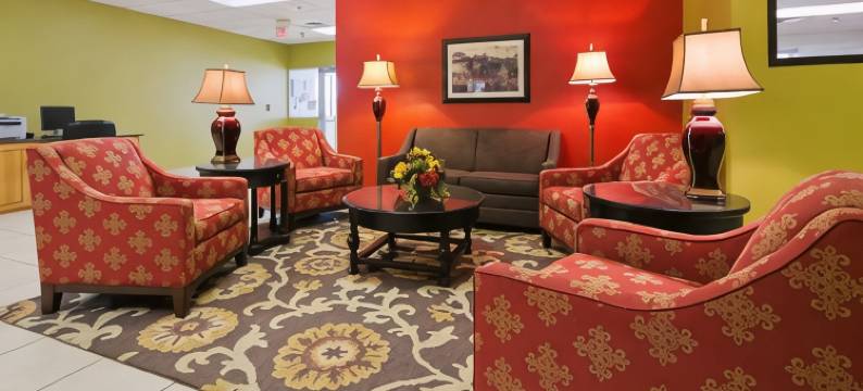 休伦南达科他呗盟酒店(Baymont by Wyndham Huron SD)图片