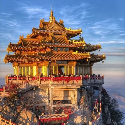 洛阳老君山景区+龙门石窟+郑州少林寺2日1晚私家团