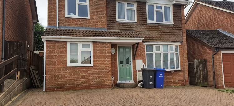 Badger Haven: Apt 4 | Large Apartment in Brackley图片