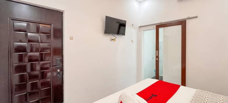 RedDoorz near Alun Alun Tanjunganom Nganjuk 2图片