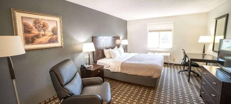 昆特品质酒店及套房沃特敦近草原湖冰场(Quality Inn & Suites Watertown Near Prairie Lakes Ice Arena)图片