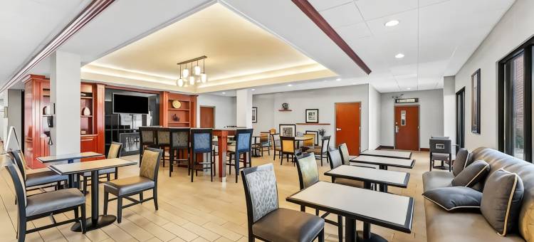 伍德布里奇欢朋酒店(Hampton Inn Woodbridge)图片