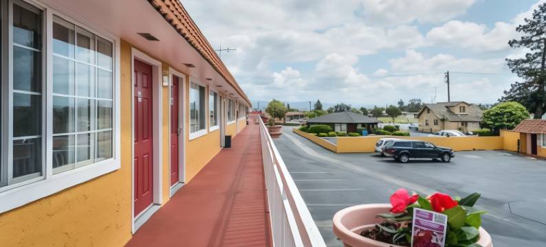 霍利斯特旅馆(Hollister Inn)图片