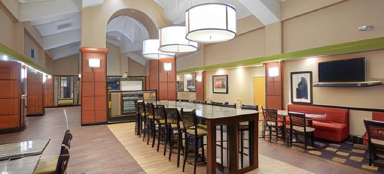 希尔顿欢朋套房酒店-堪萨斯城梅里姆(Hampton Inn & Suites Kansas City-Merriam)图片