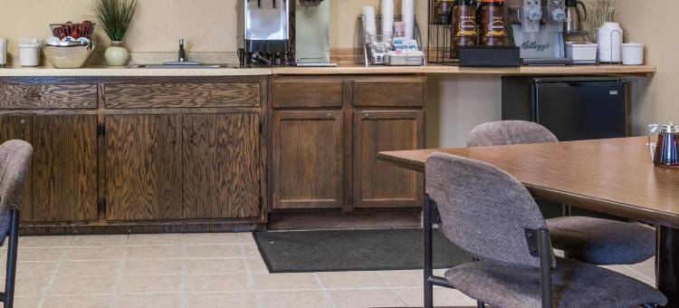 奥瓦通纳速8酒店(Super 8 by Wyndham Owatonna)图片