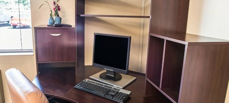 格里利罗德威酒店(Rodeway Inn Greeley)图片