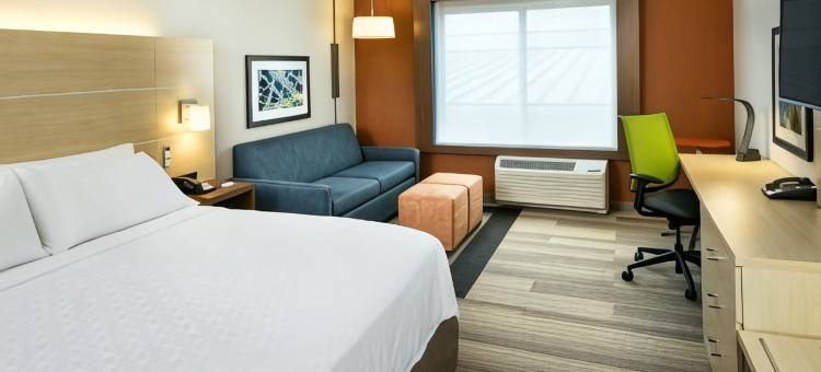 梅德福智选假日套房(Holiday Inn Express & Suites Medford)图片