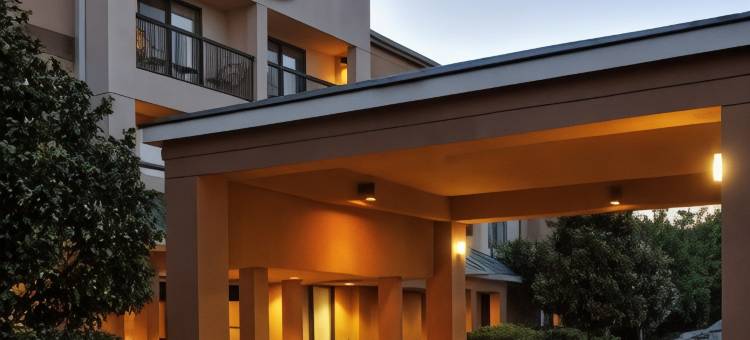 诺克斯维尔锡特布拉夫万怡酒店(Courtyard Knoxville Cedar Bluff)图片